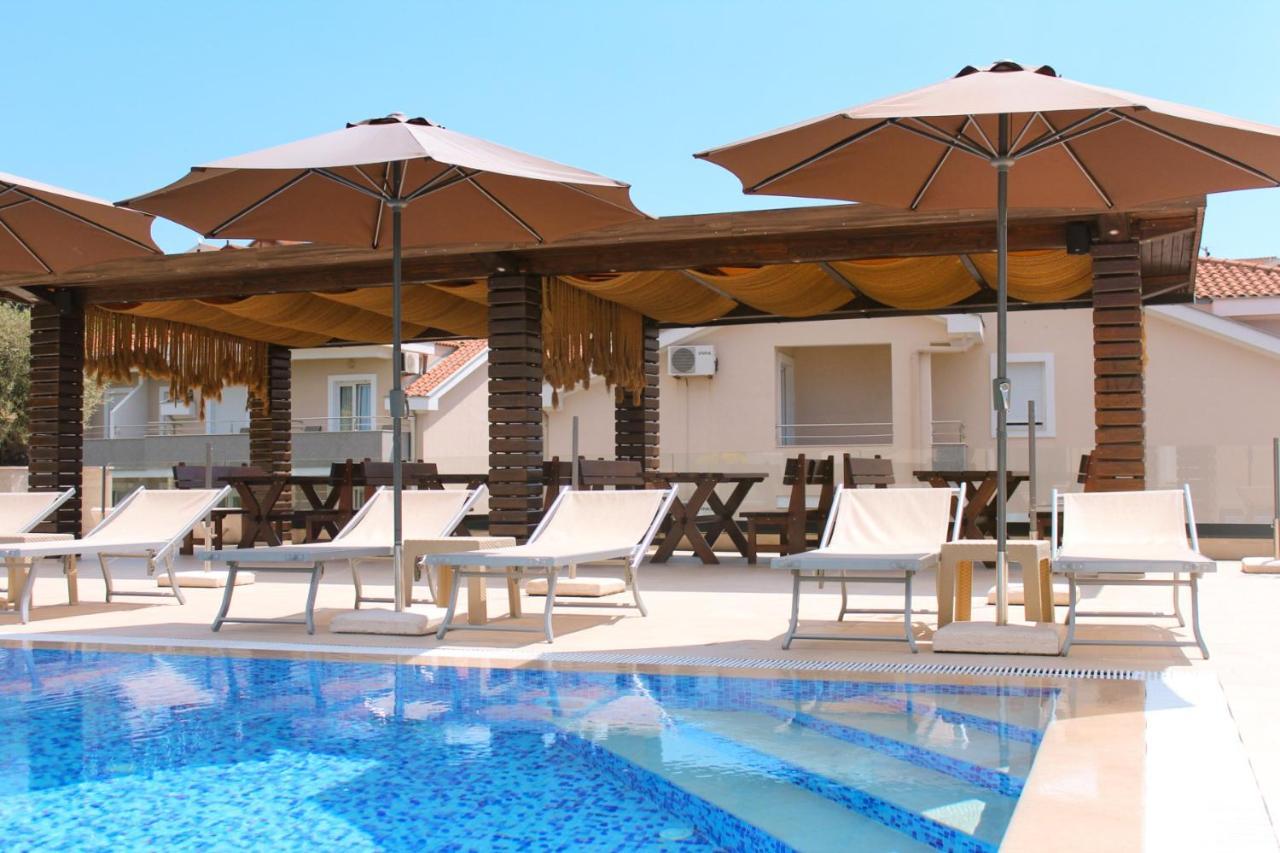 Sun Village Aparthotel Herceg Novi Eksteriør bilde